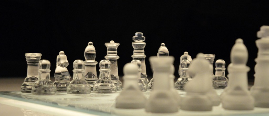 美欧贸易战一旦正式开打,美国的汽车股、机械股都有炒作可能。投资者也一定会马上联想起美日贸易战,对日本股市也不利,特别是汽车股。