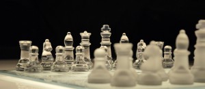 美欧贸易战一旦正式开打,美国的汽车股、机械股都有炒作可能。投资者也一定会马上联想起美日贸易战,对日本股市也不利,特别是汽车股。